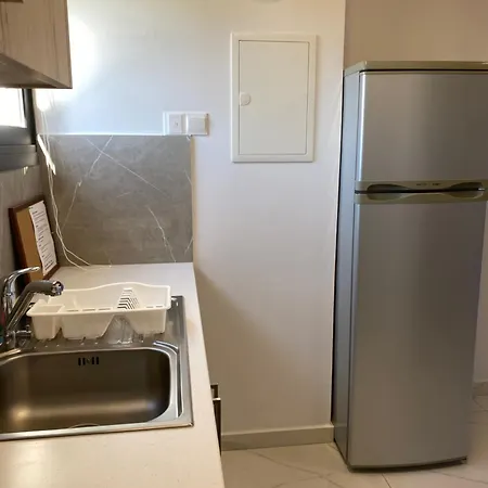 Seaside Two Bedroom Deluxe Flat In Tourist Area Pafos