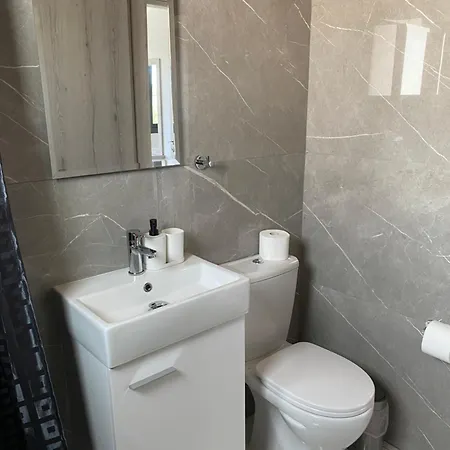 Seaside Two Bedroom Deluxe Flat In Tourist Area Apartament *