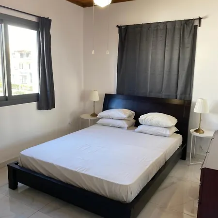 Seaside Two Bedroom Deluxe Flat In Tourist Area Pafos