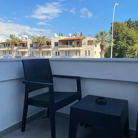 Apartment Seaside Two Bedroom Deluxe Flat In Tourist Area *